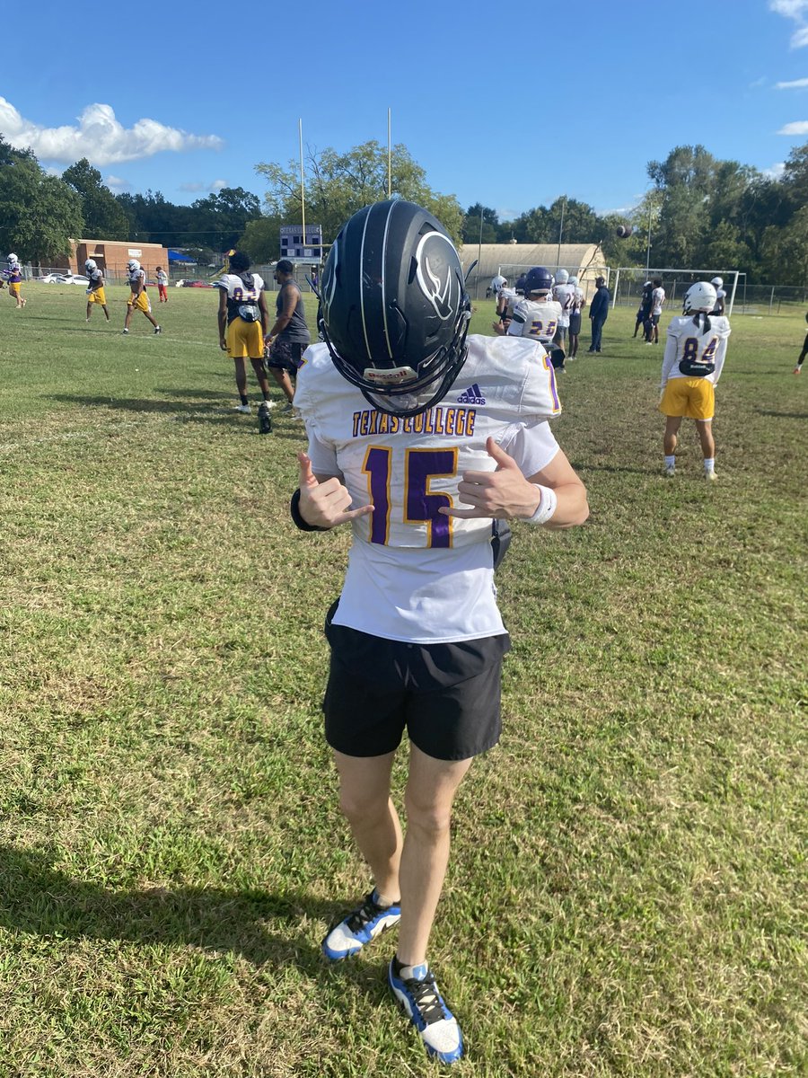 Jackwright130's tweet photo. #AGTG THANKFUL FOR THE OPPORTUNITY TO BE PLAYING COLLEGE BALL IM STILL DEVELOPING STILL GOT A LOT TO WORK ON BUT ITS ALL ON GODS TIMING @TexasCollege23 @Coach_JJackson2 @CoachATBates @_coachcotto @QB_Doctor @QBHitList @QBUniverseQBU 
FRESHMAN QB 
6’1 171 pounds https://t.co/IUZQTyOu4I