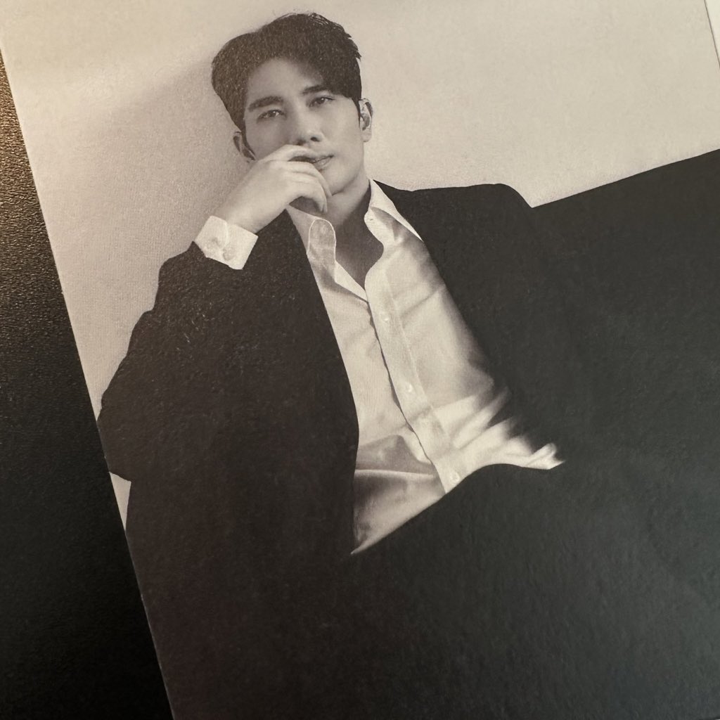 hoshiemay's tweet photo. TAEGOO                            TAEGOO
10am                                    10pm https://t.co/AgCVIvd2ra
