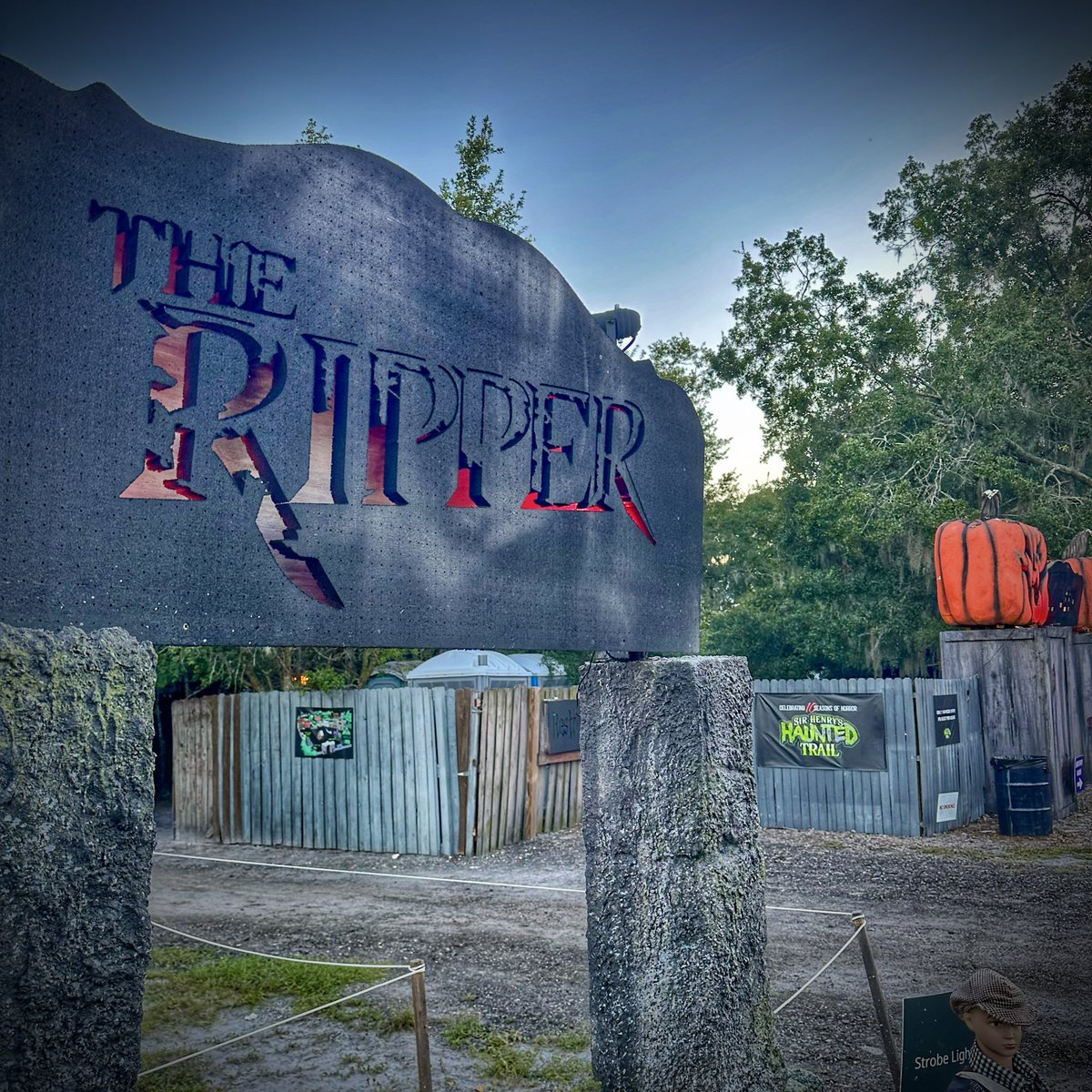 TuckBeck's tweet photo. Extra! Extra! Read all about it! Jack the Ripper has his very own Haunted Trail, at @sirhenryhaunt this year. 🖤
.
#TheRipper #Halloween #SirHenrys
#HauntedTrail #HalloweenBlogger
#HauntedHouse #JackTheRipper
#SirHenrysHauntedTrail 💀🎩 https://t.co/qZEj3bbJOa
