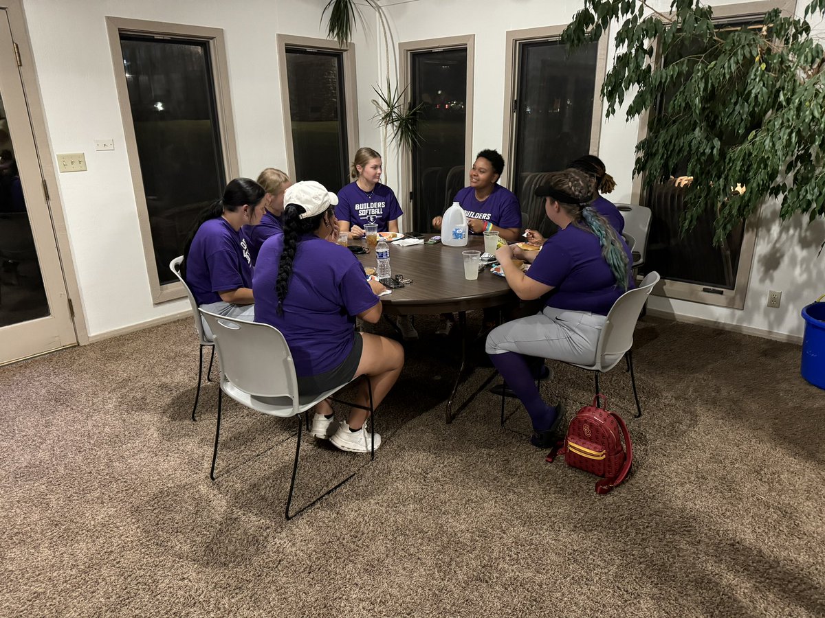 Builder Softball tweet media