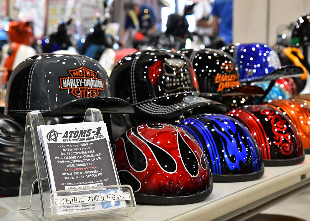 hayasaka_pr's tweet photo. ＼開催中／
Biketober Festa 2024

バイクやヘルメットなどへのカスタムペイントを行なっている @atoms_one 様にもお越しいただいております🖌️

イベント限定のキャンペーンもあるとのこと😳‼️

#バイクトーバーフェスタ #イベント