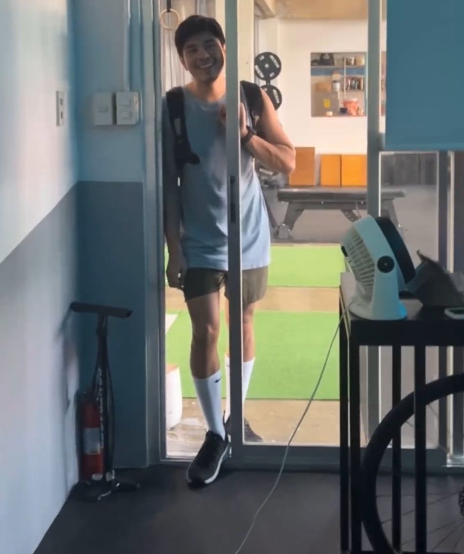 Okay na pala ko, nakita ko na sya. Hahahahaha