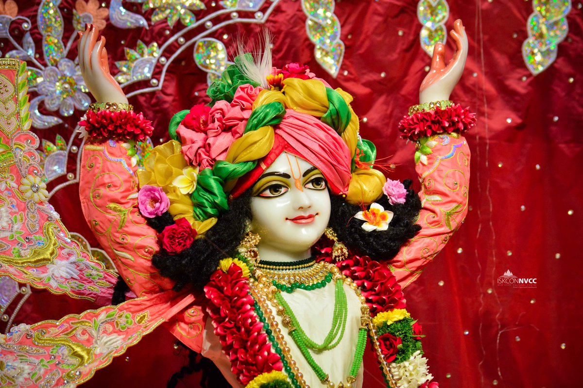 ISKCONPune's tweet photo. 🙏🏽Today's Darshan 📿 🗓28-09-2024🙏
🌷Sri Sri Gaur Nitai🌷
🚩@ISKCONNVCCPune🚩
.
.
#ISKCONNVCCPune #ISKCONNVCC #ISKCONPune #ISKCON
#28thseptember #28thseptember2024 #Saturday
#kirtan #Harekrishna #Krishna #Kirtan #Krishna
#Harinaamsankirtan #Radheshyamdas
#Radhe #Radha https://t.co/aGFzi9A6mJ