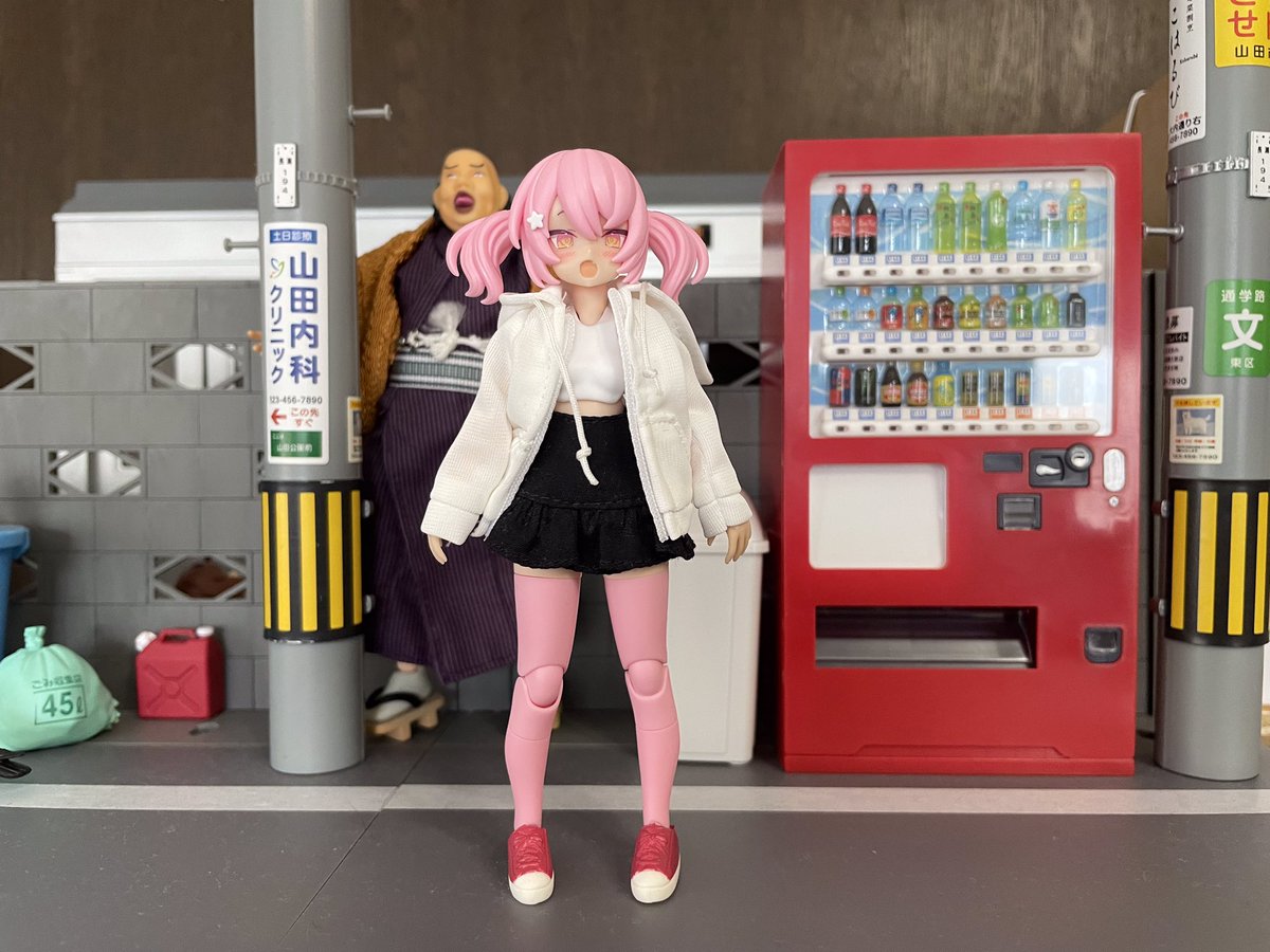 メガミデバイスのPUNI☆MOFUマオちゃんにおぺぺ着せて遊んでみました