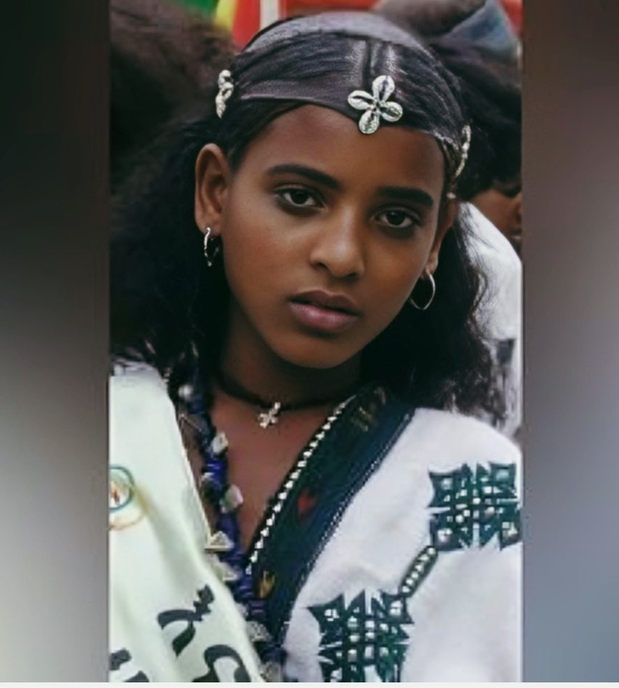 amharaye's tweet photo. Great weekend ahead! Goodnight ✨💤 #FridayVibes #Amhara https://t.co/I2CHLhLobR