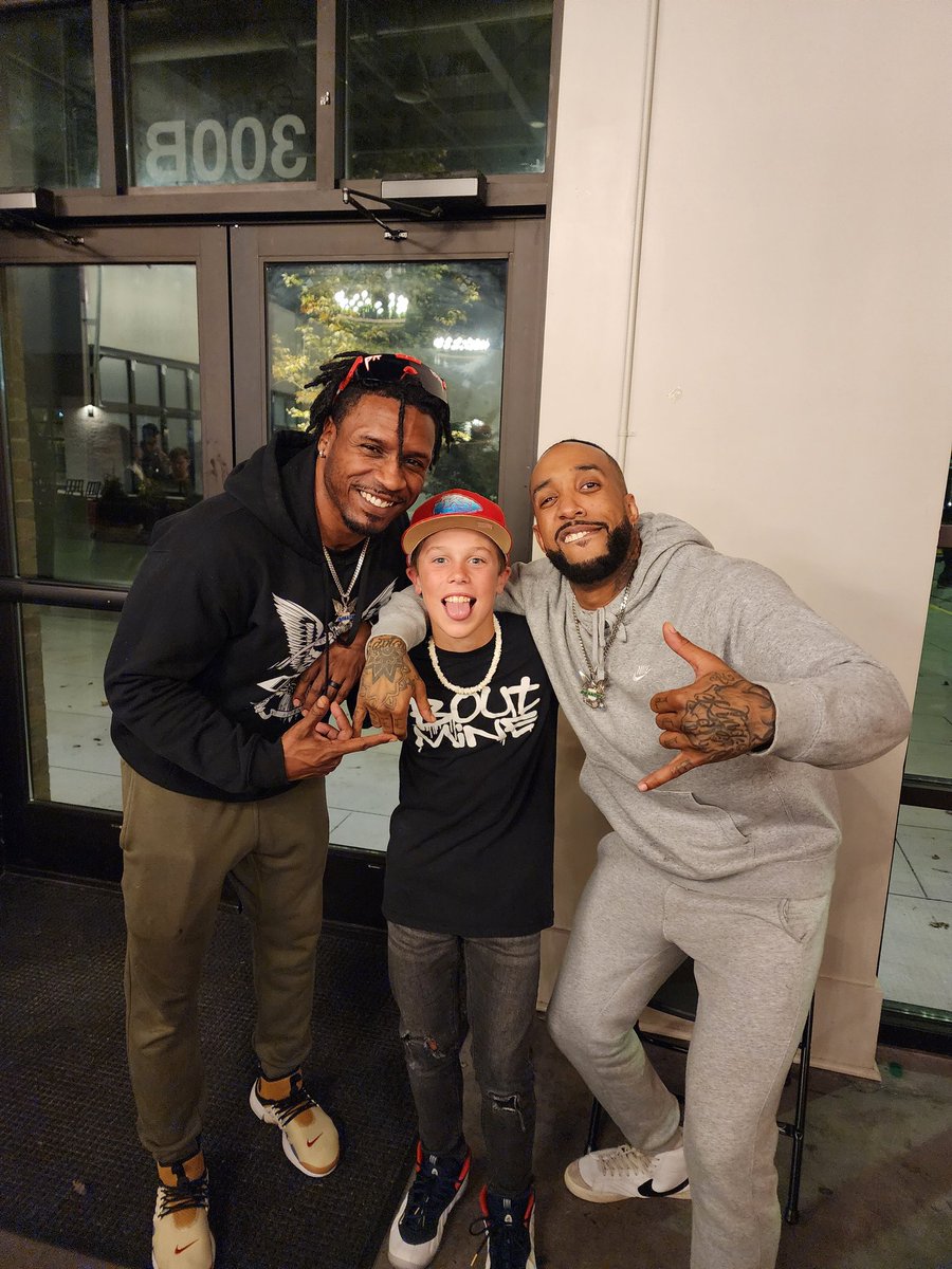 LdiNewnan's tweet photo. Finally.... Cam And I got to see @CarlieBravo Live and front row! He did not disappoint! @ShawnDean773 always been our dude since Day 1! #Salute #Infantry
Thank You @WrestleACTION1
#markedout https://t.co/4D5QIHxr3J