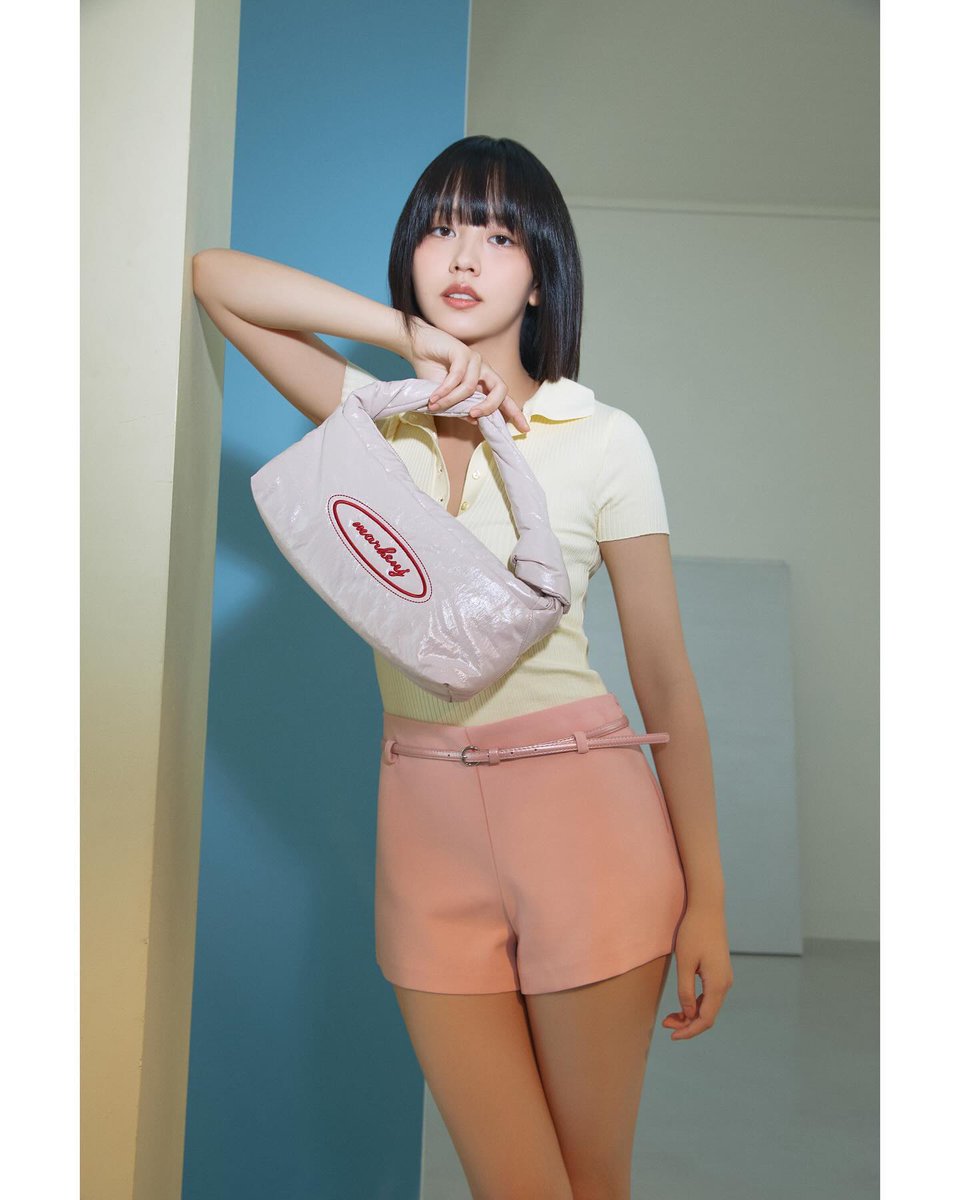 SohyunGlobal's tweet photo. 240928 Kim Sohyun as a new model for MARHEN.J brand 👛 @hellokimsohyun 

#KimSohyun #김소현 https://t.co/hoN5OBpyi8
