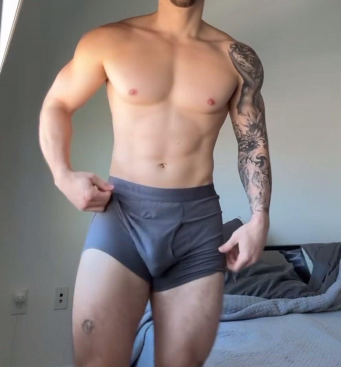 🍸🍮 tweet media