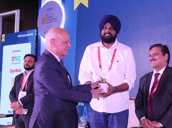 Simarpreet Singh (@simarpreeths) on Twitter photo Pictures from the Economic Times Energy Leadership Summit 2024
At <a href="/hartekgroup/">Hartek Group</a> we are among the few companies in India building a 765 KV substation for a Utility, to a 300 MW solar EPC project for a large IPP, to a 10 MW rooftop solar for C&I customers serving all to meet Pictures from the Economic Times Energy Leadership Summit 2024
At <a href="/hartekgroup/">Hartek Group</a> we are among the few companies in India building a 765 KV substation for a Utility, to a 300 MW solar EPC project for a large IPP, to a 10 MW rooftop solar for C&I customers serving all to meet