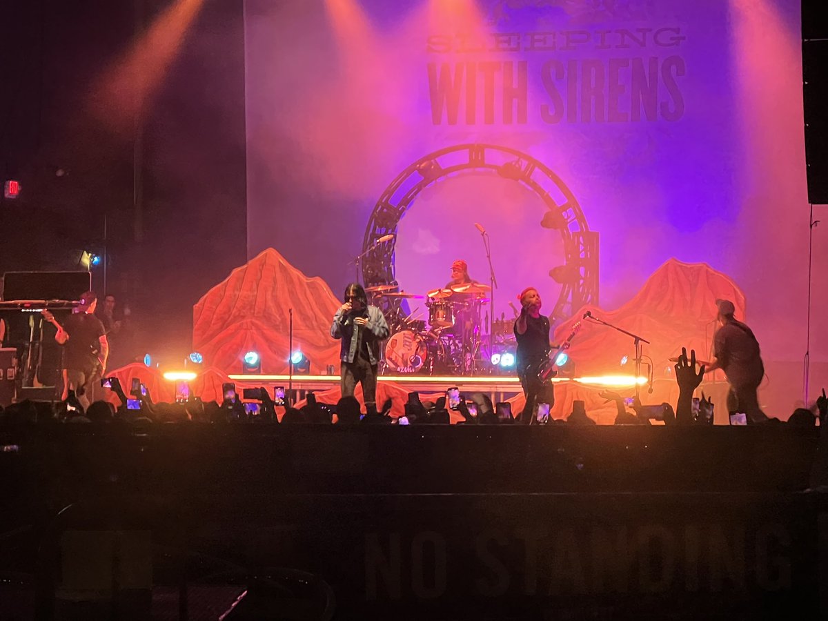 jill_vanmeter's tweet photo. Last concert before Josie arrives!! And its my favorite band!!! They slayed so hard! Didn’t even matter that it rained! Always a fucking blast with these guys! @SWStheband @Kellinquinn @JustinNFJK @mattfromdulla @nodirectioncasa @twatonyp https://t.co/gGd5c8b8Id