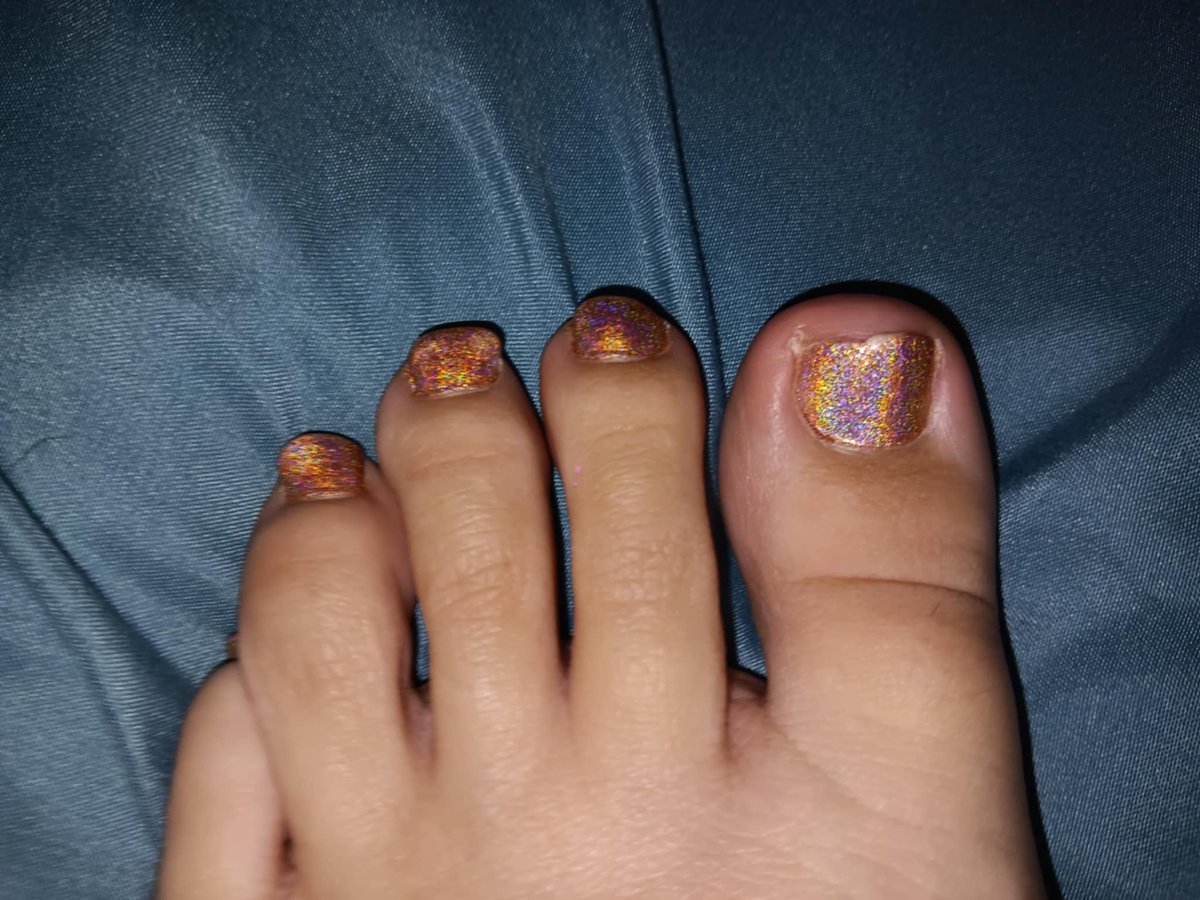 SouthernArches's tweet photo. New polish and sexy soles! Happy Friday y'all! 
.
#feet #soles #heels #fridaynight #footmodel #paintedtoes #solelover https://t.co/EwezPkFLz1