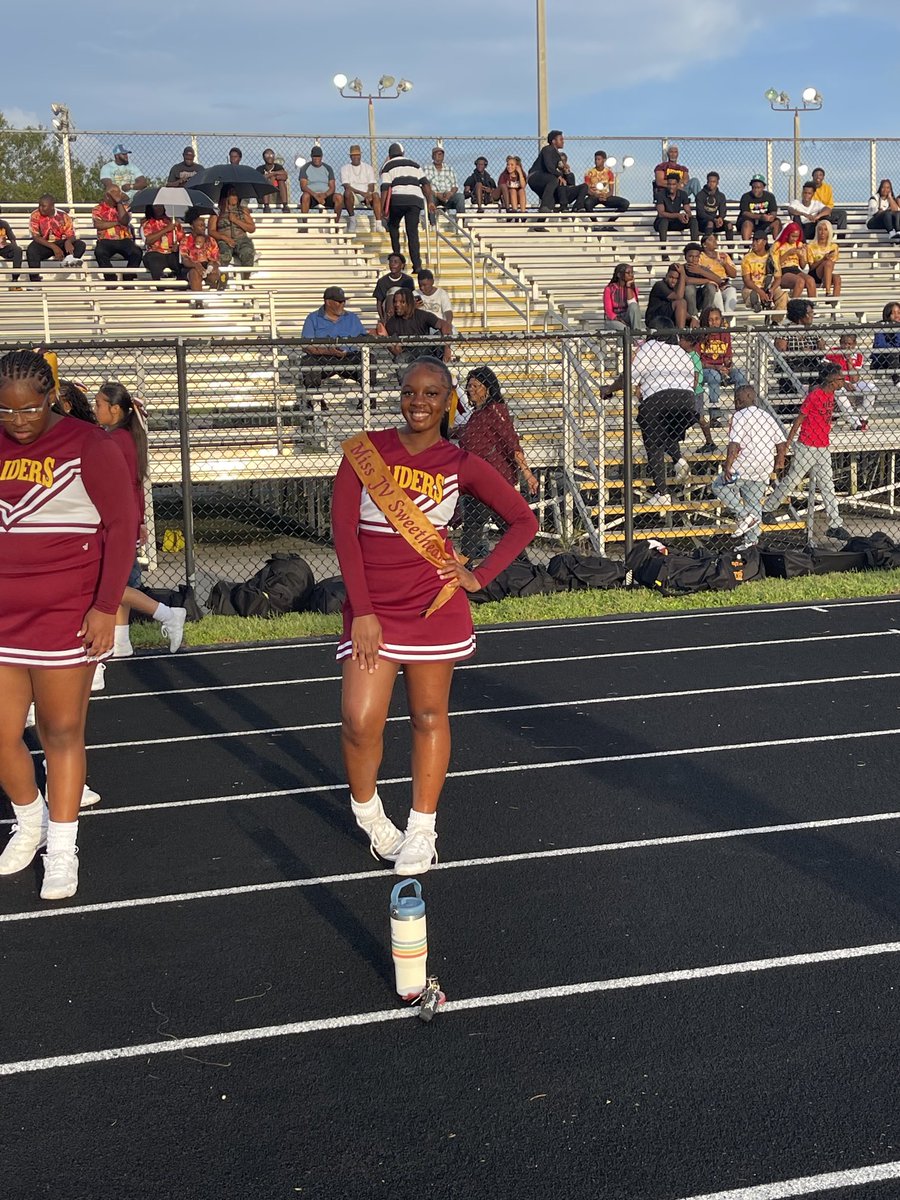 HuddleTouch_CEO's tweet photo. Raiders Pride at its best? Great night, sweet victory! Muck City is back! Coach Omar Haugabook believes everything rises and falls on leadership! He is challenging his players &amp; coaching staff to keep stepping up &amp; coming up to the next level in play, character, &amp; academics! https://t.co/BzZtNLbJzp