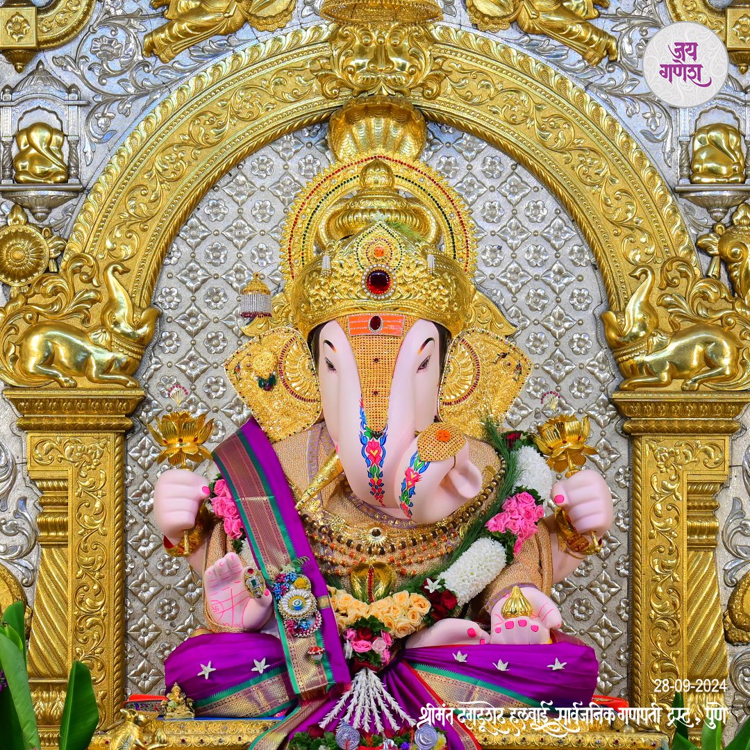 matters_penny's tweet image. || गणाधीशा भालचंद्रा गजवक्रा गणराया,
वक्रतुंडा धुम्रवर्णा गणपती बाप्पा मोरया ||

dagdushethganpati.com
@DagdushethG

#shrimant #dagdushethhalwaiganpati