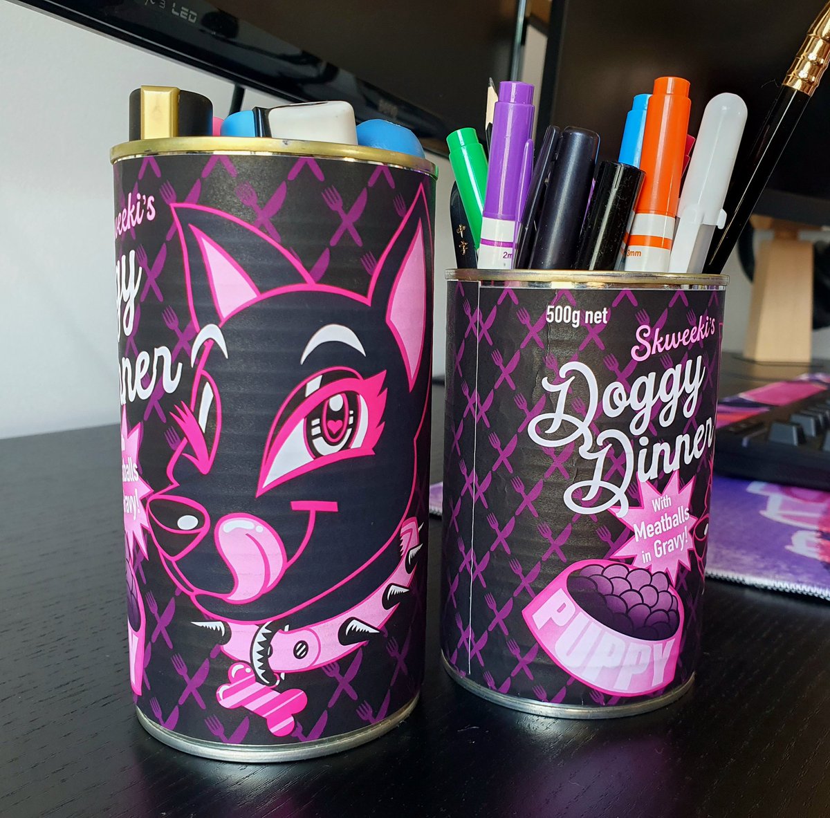 cb_afterdark's tweet photo. I'm cleaning up my workroom and finally put these cute stickers to use as pencil tins! They're from the lovely @puppystylegear 💗 https://t.co/WpCxB4pZwb