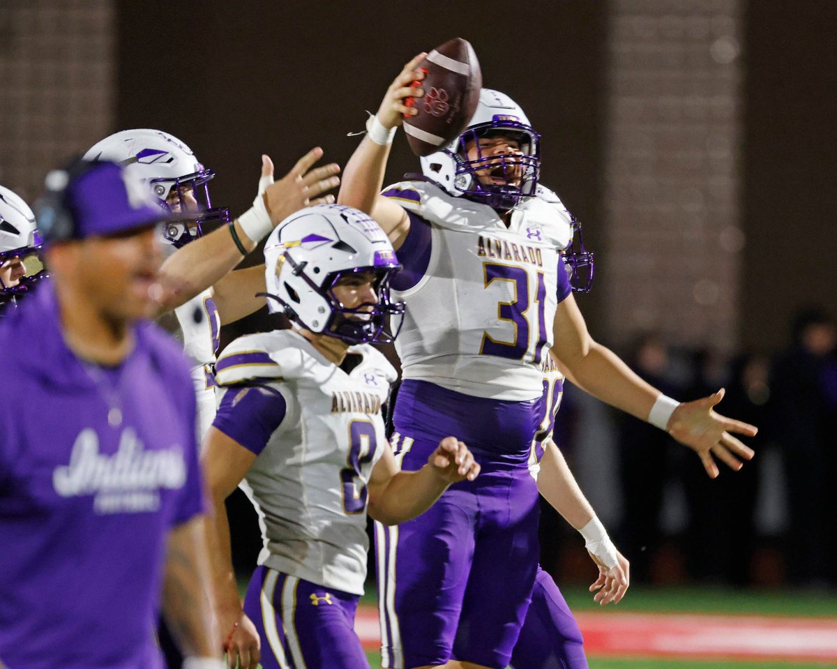 swaggarly's tweet image. Alvarado topples state-ranked Glen Rose to stay undefeated. It was an electric 10-TD night for QB Cardea Collier and a strong performance from the Indians on the road.

I’m extremely proud of them for that,” said head coach Casey Walraven. FULL STORY: star-telegram.com/sports/dfwvars…