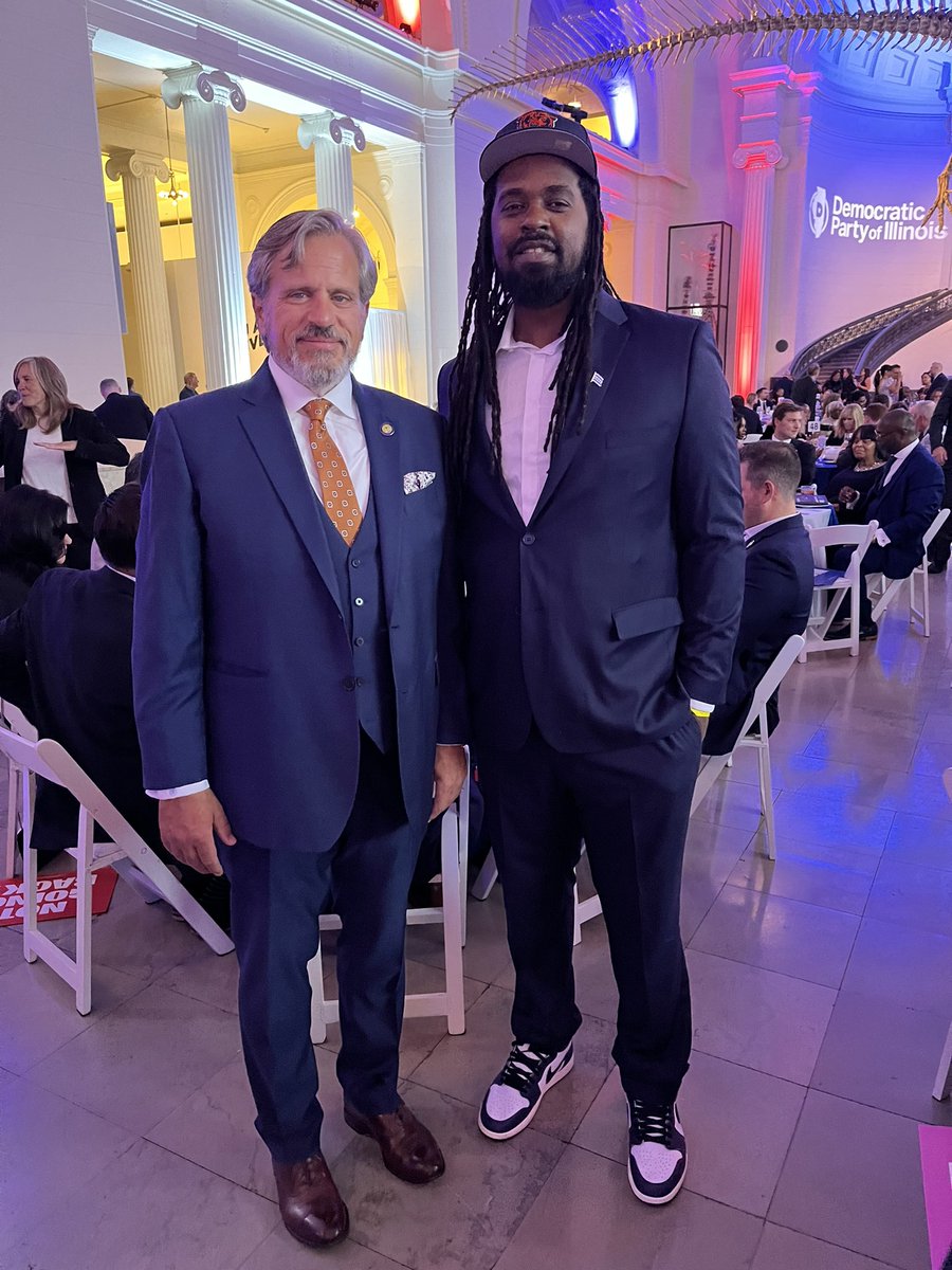 What an honor to meet Chicago’s premiere urban historian <a href="/6figga_dilla/">Shermann Dilla Thomas</a> at tonight’s <a href="/illinoisdems/">Democratic Party of Illinois</a> gala