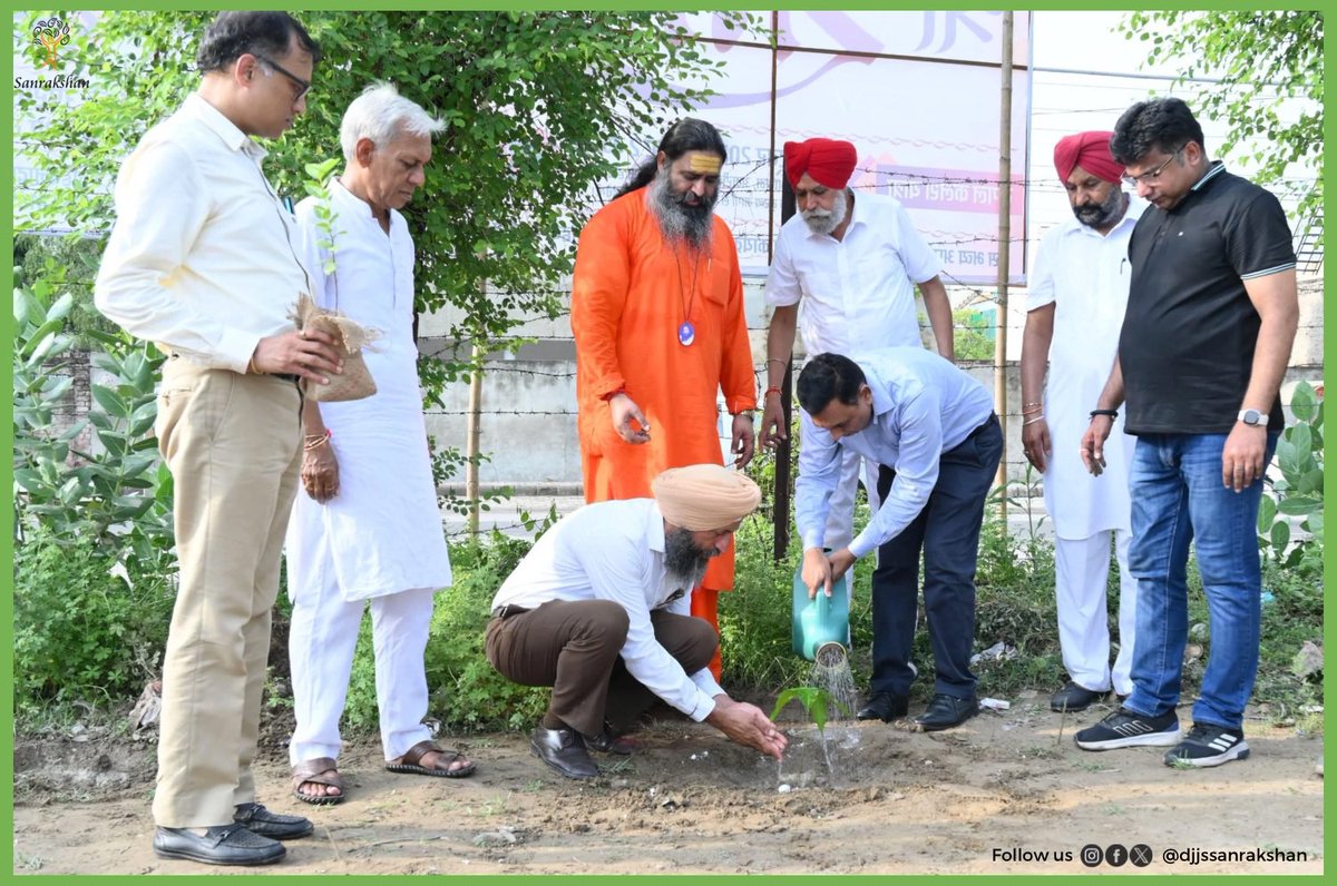 djjssanrakshan's tweet photo. #DJJSSanrakshan held its #TheGreenDrive Campaign in several cities of #Punjab. The initiative included tree planting, sapling distribution &amp; awareness drives to promote #NatureConservation &amp; emphasize the importance of #Trees in communities.

Read more: https://t.co/h3MAU11urW https://t.co/8pGDedQbax