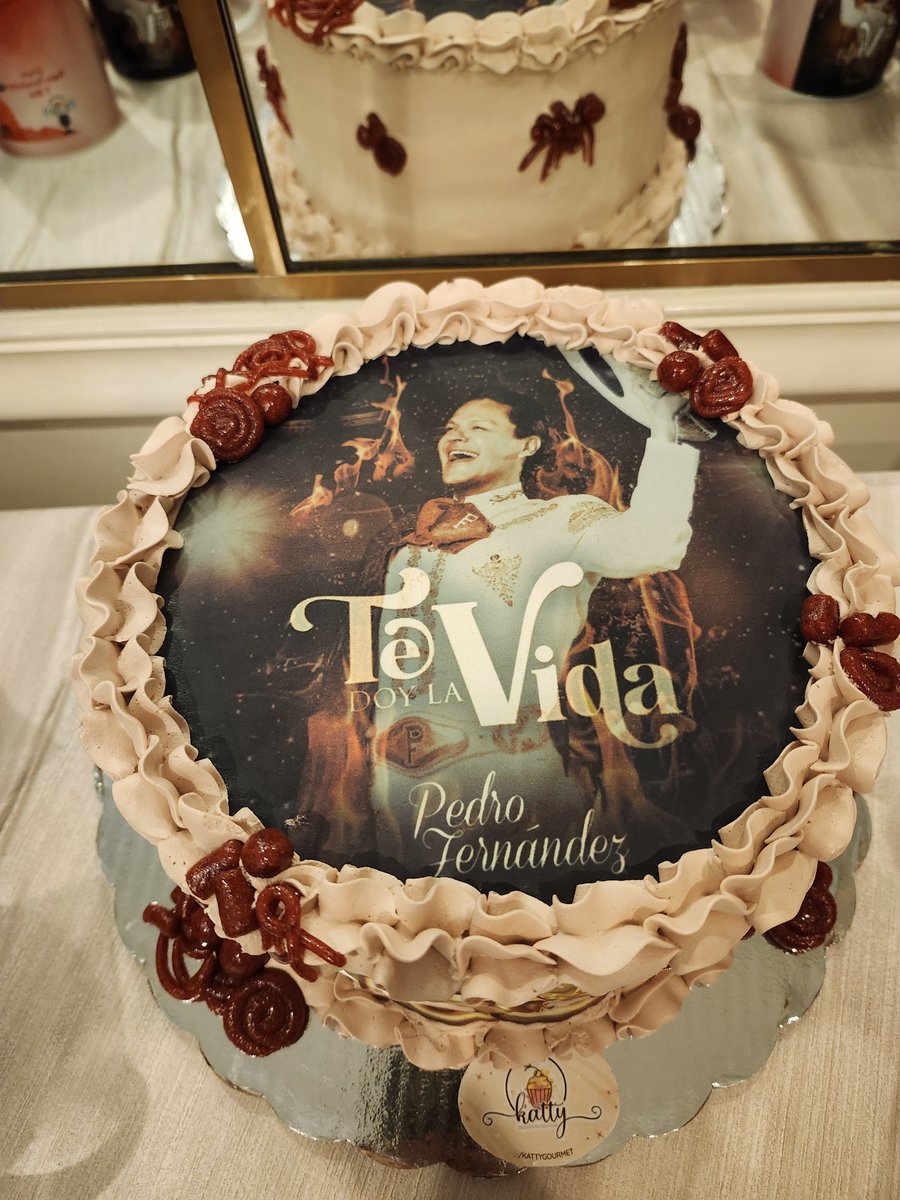 <a href="/pedro_fer/">Pedro Fernández</a>  a pocos minutos de celebrar tu cumpleaños 🎂 hermoso...quiero para tí y tu familia dicha eterna y felicidad,gracias por darnos tú talento y carisma en cada tema que interpretas 
Eres un dulcesito de chamoy
