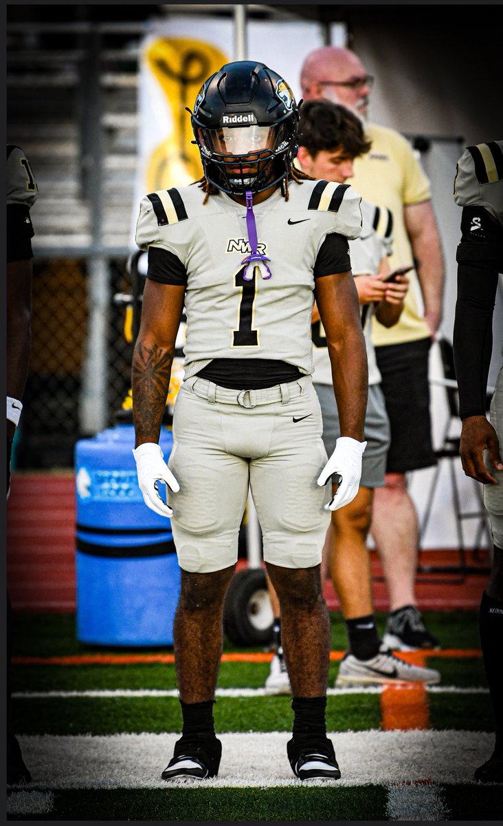 16 carries 177 yards 
11.1 avg 
2 tds 
5 rec 52 yards 
229 total

Week 5 stats vs Brookhaven 

hudl.com/v/2QEDWb