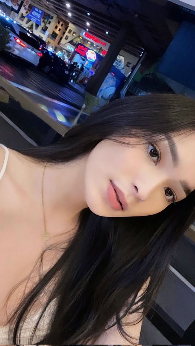 guratiIusi's tweet photo. @sinnersvillage ㅤ️️ ️️
ㅤ️️ ️️
Amara Maura. 1997.
This single mom looking for some new pals to be friends with. Any volunteer? 
 ️️
ㅤ️️ https://t.co/9yAlD6PcZq