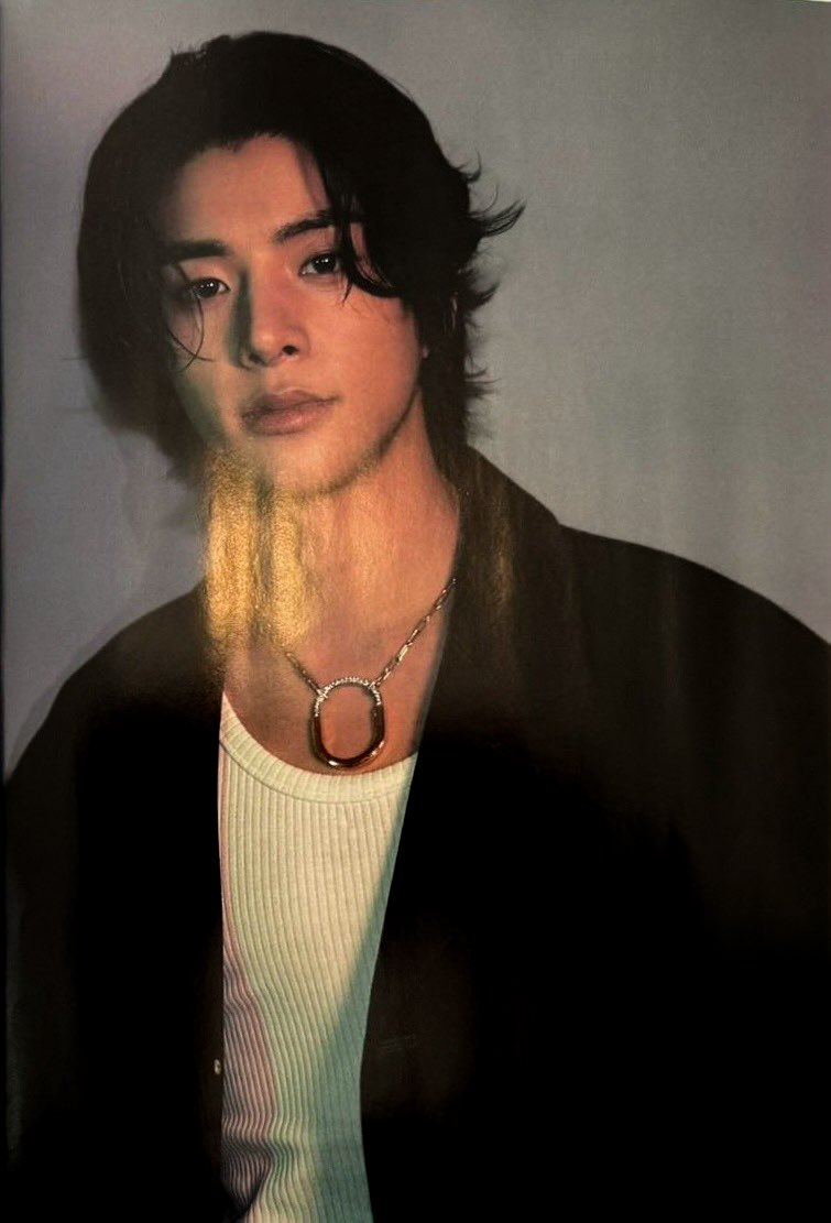 full convinced he's not real 🧎🏻‍♀️

#제이크 #JAKE #ENHYPEN                                           #ENHYPEN_JAKE #엔하이픈_제이크