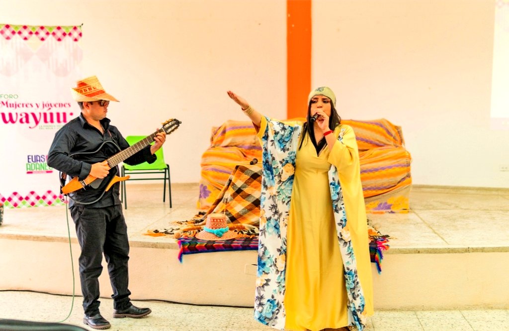 Evas & Adanes tweet media