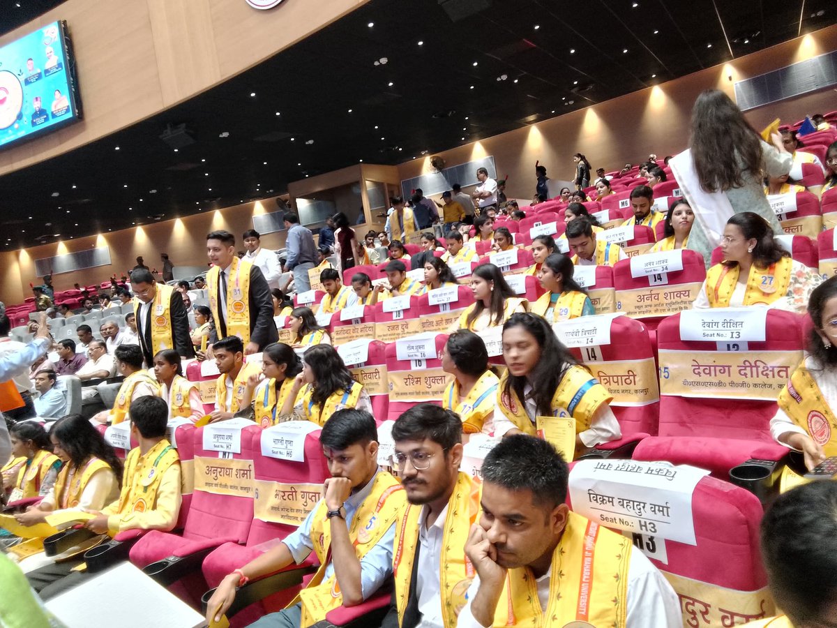 T2610Aparna's tweet photo. सीएसजेएमयू का 39वाँ दीक्षान्त समारोह....
#39thConvocation ofCSJMU
#csjmuconvocation https://t.co/JXju0tGGjL