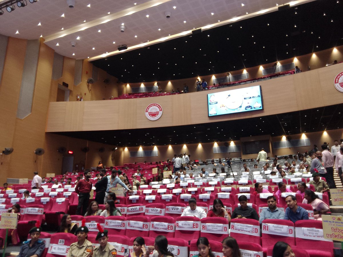 T2610Aparna's tweet photo. सीएसजेएमयू का 39वाँ दीक्षान्त समारोह....
#39thConvocation ofCSJMU
#csjmuconvocation https://t.co/JXju0tGGjL