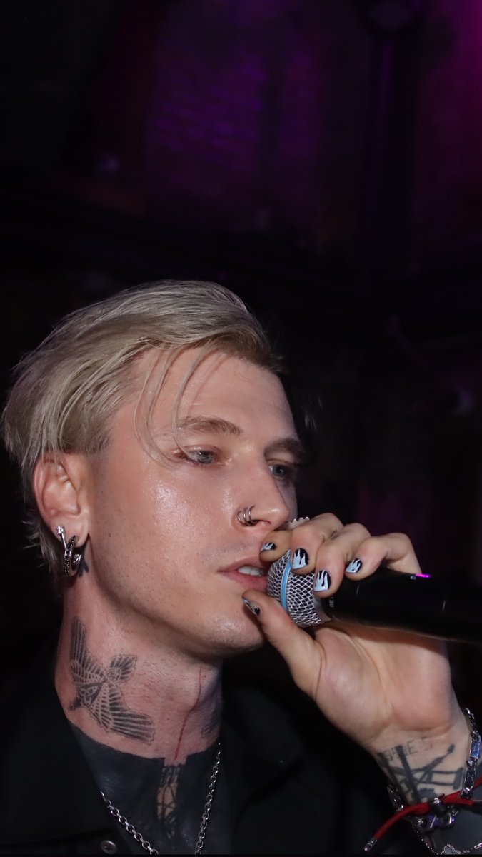 mgkmagic's tweet photo. mgk at his after party at Dierks Bentley's Whiskey Row Nashville after winning two People's Choice Country Awards.
๐ธ: officialentertainmentdon
#mgk #machinegunkelly #colsonbaker machine gun kelly #PCCAs mgk so pretty and handsome. look at his perfect skin https://t.co/Y8npVJ5xuU
