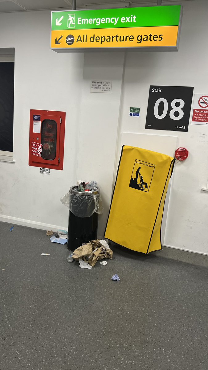 davidsummerhill's tweet photo. After a nice check in experience with @VirginAtlantic at @HeathrowAirport we headed to @No1Lounges. Rubbish piled up outside the entrance and mouldy bread rolls! https://t.co/9qhrxcBQcW