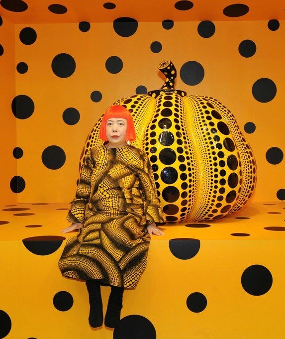 womensart1's tweet photo. 95 years old, influential Japanese artist Yayoi Kusama #WomensArt https://t.co/Rskijdoi2j