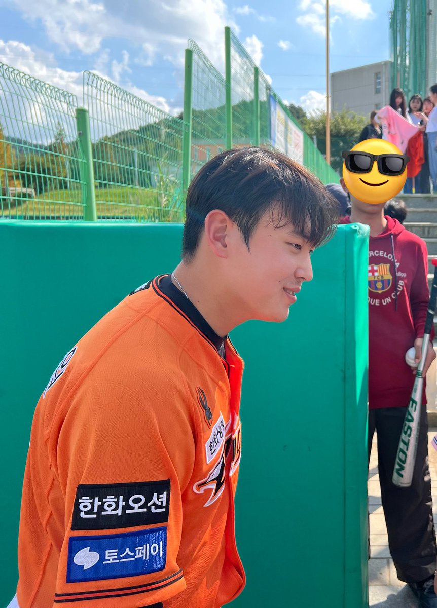 uujoujuu's tweet photo. 어린이팬들이 귀여운 정은원
오늘 경기 만족도 최고였음. https://t.co/JczFr8nAUl