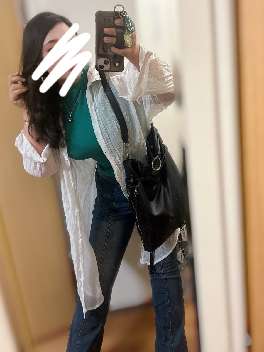 nightrolling_'s tweet photo. 身長もりもりデカ女

175cm。78kg。

縦にも横にもでかい今日。
ただし顔は盛れず。 https://t.co/OcnCHcpE4q
