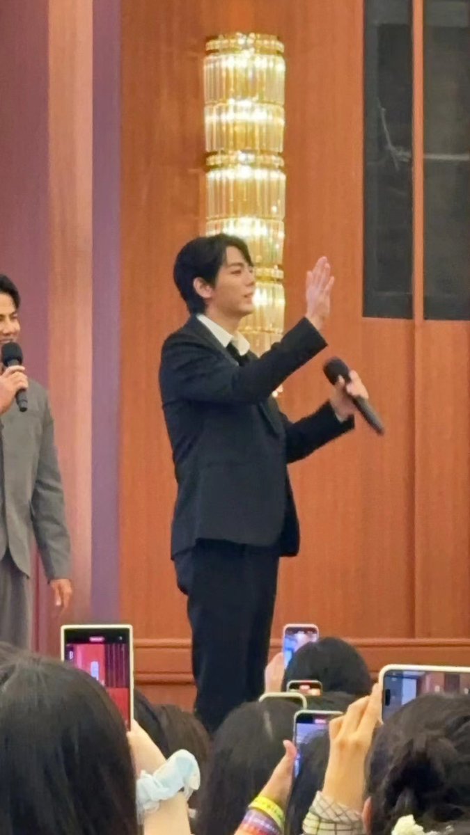 Linda12_29's tweet photo. Today is our CEO makeup🤍🤍

Handsome and charming😍😍😍

Love Love ❤️ 
Cr:graceguyu321
#uppoompat 
 #Mu2ndxUp https://t.co/923Lj4CyXP