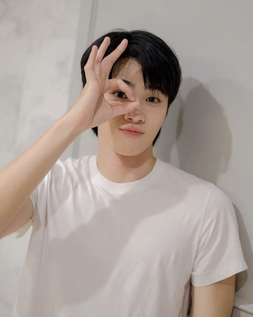 bommu_snap's tweet photo. 💌พี่บอมหล่อสะอาดมากกกก😭😭 
ลุคคลีนๆคุณหนูผู้ดีสุดๆอ่ะะะ🤍🤏🏻

✨@bomm_u #bommu https://t.co/e5v2s3PRXY