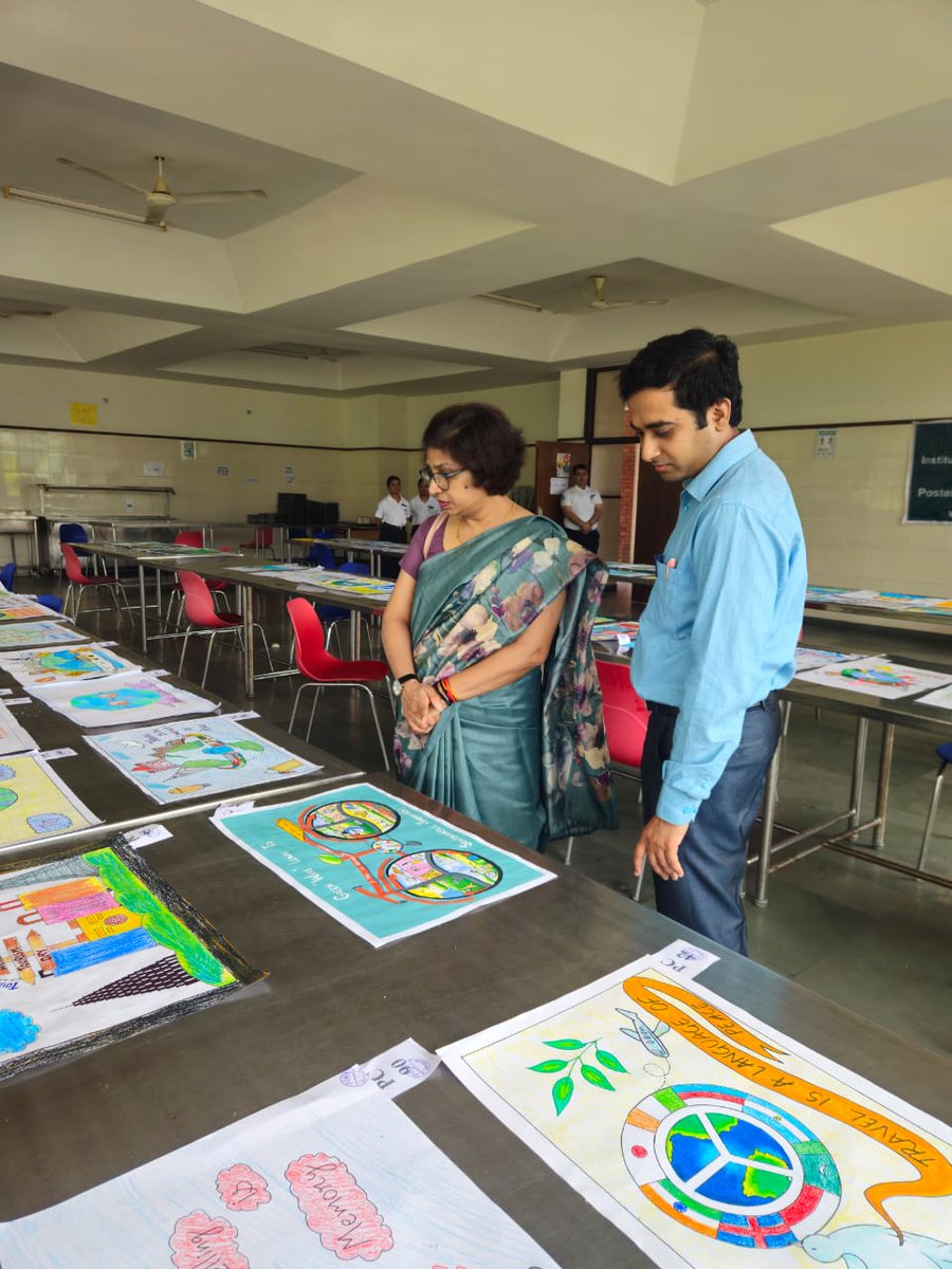 aihm_chd's tweet image. "Exciting vibes at AIHM for Tourism Day! Our poster making competition brought together creative minds from 11+ colleges, showcasing the beauty of travel and culture.   Let’s celebrate our love for tourism!"  #TourismDay #AIHM #postermaking @aihm_chd @Nchmct1