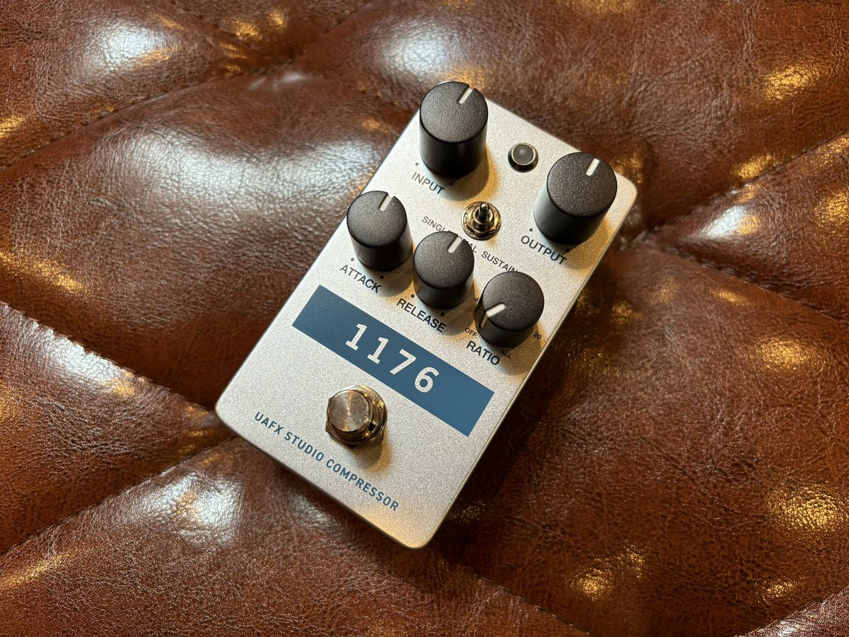 TESTAMENTinfo's tweet photo. お客様ご注文品が入荷しました！！
Universal Audio UAFX 1176 Studio Compressor！！
⁡
※お客様よりSNS投稿の許可をいただいております。
⁡
#universalaudio #uafx #uafx1176 #compressorpedal #guitarpedals #guitareffects #effectspedals #stompboxes https://t.co/j5DrsKH4cY