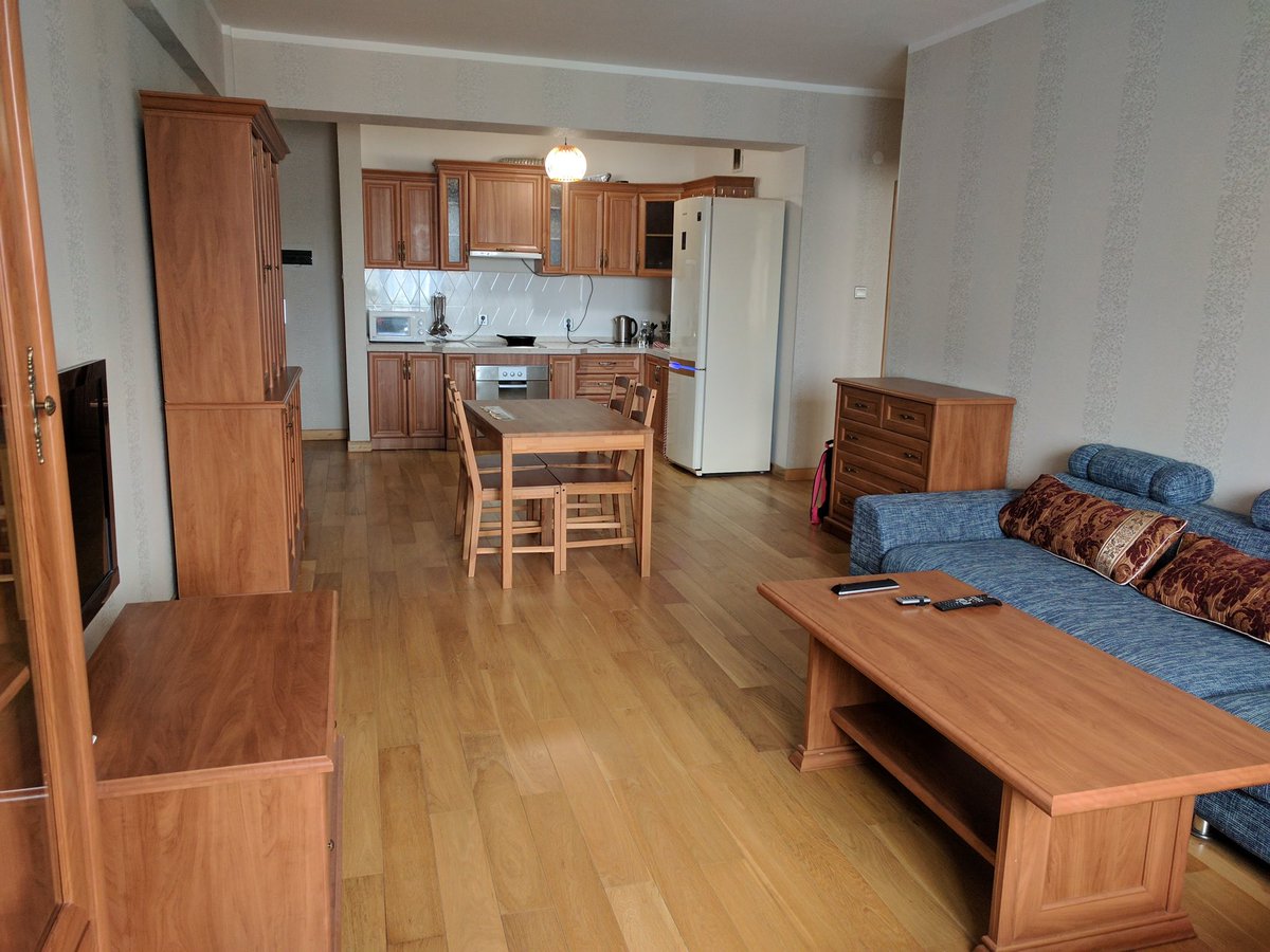 Хотын төвд хурдан түрээслэгддэг 2 өрөө байр зарна. 65 мкв

Одоо 1+ жилээр, сарын 2.2 саяар түрээслэе гэсэн гадаад иргэн байна.

Банкны зээлээр авч болно.