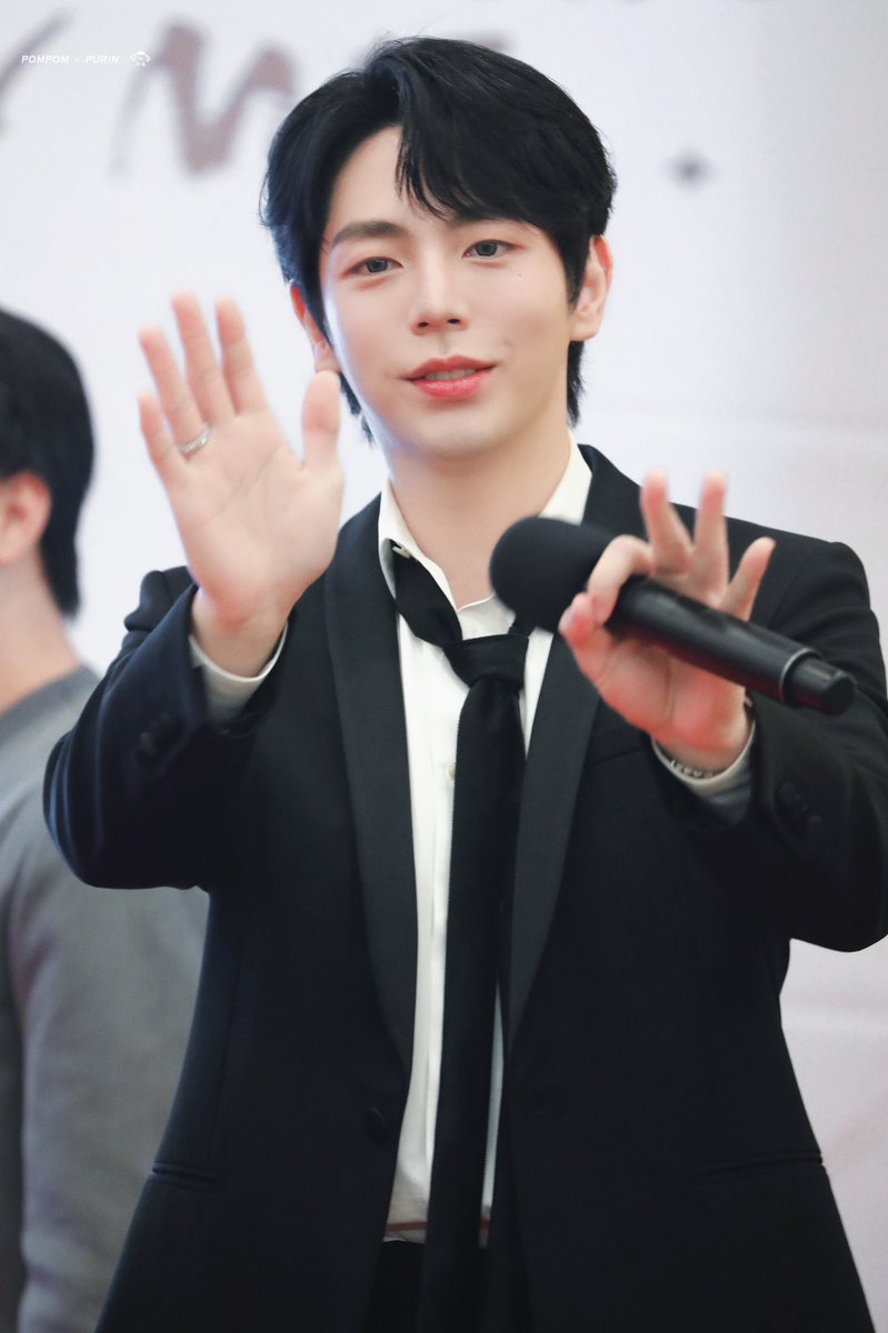Linda12_29's tweet photo. How do you manage to be cute, handsome and overbearing?🫠🫠🫠🫠🫠

Cr:logo 侵删

#uppoompat 
 #Mu2ndxUp https://t.co/uPst5DRNRc