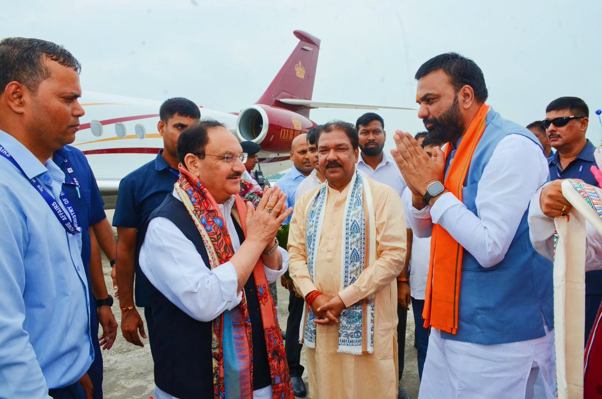 Teamsamrat4bjp's tweet photo. भाजपा के माननीय राष्ट्रीय अध्यक्ष एवं केंद्रीय स्वास्थ्य मंत्री, आदरणीय श्री जेपी नड्डा जी का मां सीता, भगवान बुद्ध और गुरू गोविंद सिंह जी की पावन धरा, बिहार आगमन पर प्रदेशवासियों की ओर से हार्दिक स्वागत एवं अभिनंदन किया।💐

@JPNadda #JPNadda #Bihar #samratchoudhary @samrat4bjp https://t.co/zOg6EGPnyl