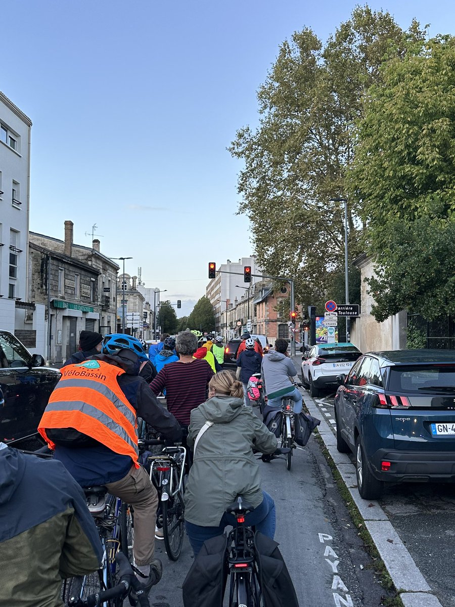 On ne lache rien avec la <a href="/MassCriticBdx/">Masse Critique Bordeaux</a> ! 💪

Notre contre-projet doit voir le jour pour le climat et pour la vie de quartier !

Nous sommes déjà un millier à le soutenir ! Merci aux 1️⃣0️⃣0️⃣0️⃣ signataires.