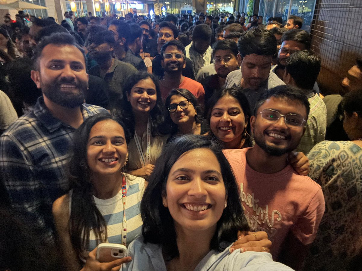 richanshaa's tweet photo. ✨Career Update✨

It’s been some time since I joined the incredible team @Flipkart . Week 1 kicked off with a user research trip, and week 2, I was thrown straight into the BBD madness. Can’t wait to keep growing alongside such a talented team❣️ https://t.co/sk9ydns7mY