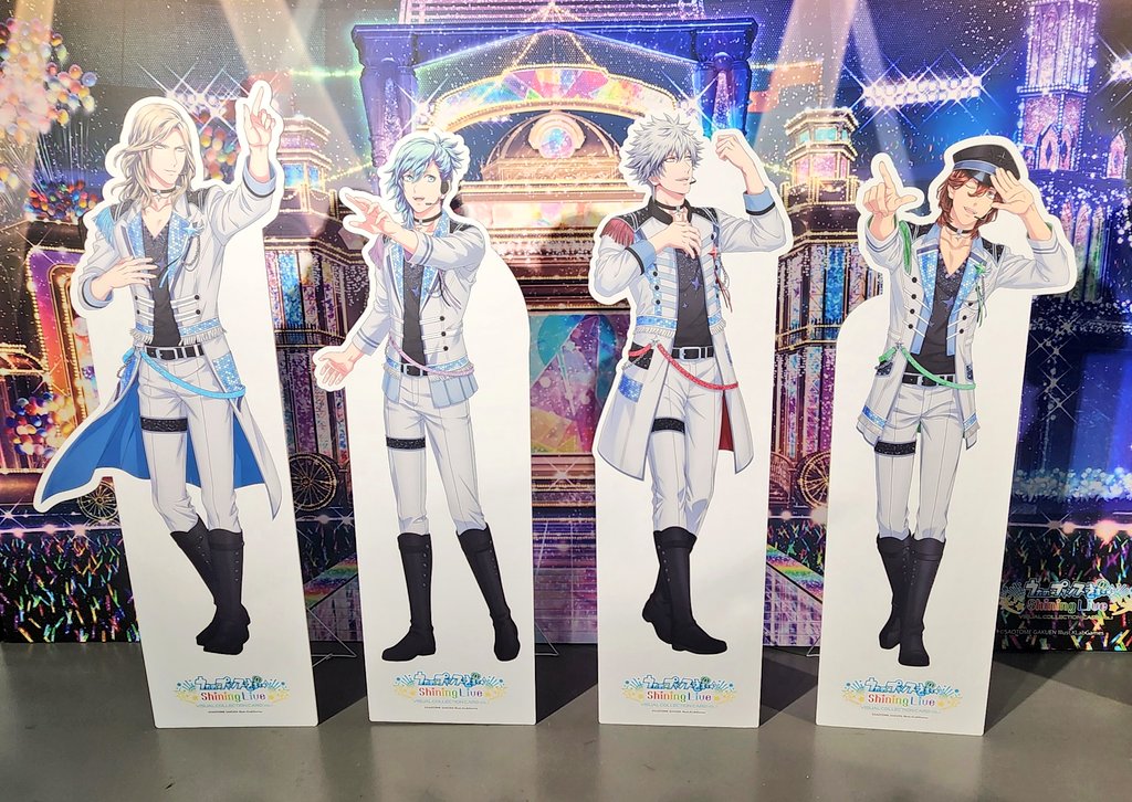 haneyuu_428's tweet photo. 展場佈置彷彿遊戲又要回來了一樣😂
#ShiningLive
#シャニライ
#歌之王子收藏卡即將上市 https://t.co/GoOynmVyxq