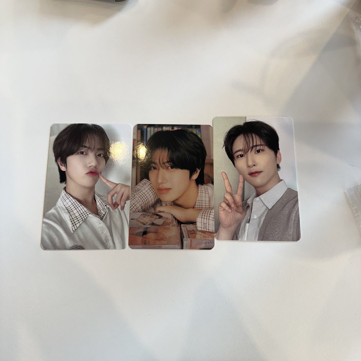asm_ykh's tweet photo. 크래비티 팬콘 포카 랜덤포카 교환 구해요

저 : 우빈 원진

넴 : 성민 

연락 부탁합니다 🙇‍♀️!!! https://t.co/nJy6kvtZ5W