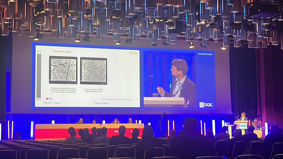 MarcVorpahl's tweet photo. Prof. Dreger mit Basilica in Sorin @ #DGKHerztage @HolgerNef, @TRassafMD @MarcVorpahl #StrukturelleHerzerkrankungen. 
#DGK #DGK2024HT #Kardiologie #Herzgesundheit https://t.co/qJM600afpa