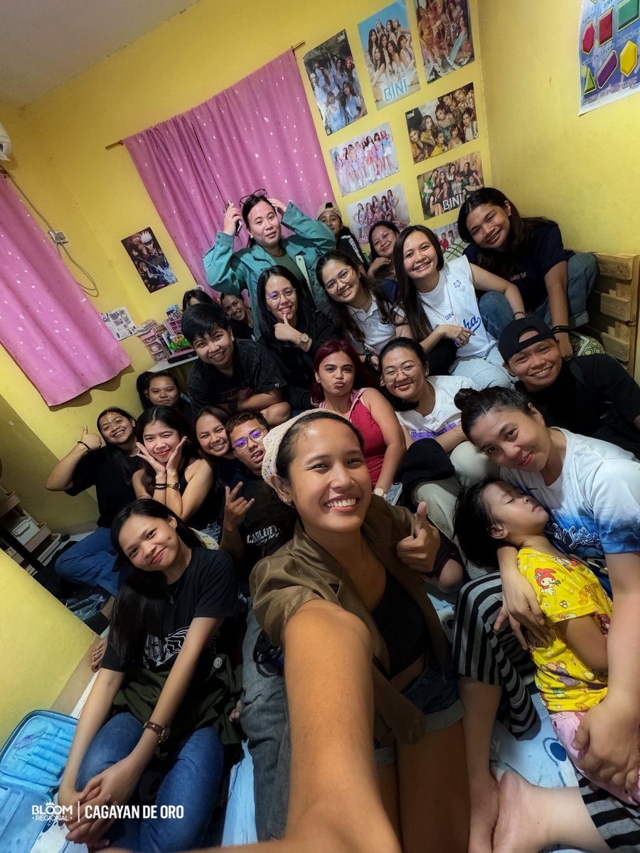 TEAMBLOOM_CDO's tweet image. CDO BLOOMS DOCUSERIES WATCH PARTY — celebrating stories and connections. 🌸

BINI DOCUMENTARY CHAPTER 1 

#BINIDocuBornToWinOniWantTFC 
#BINI #BORNTOWIN @BINI_ph