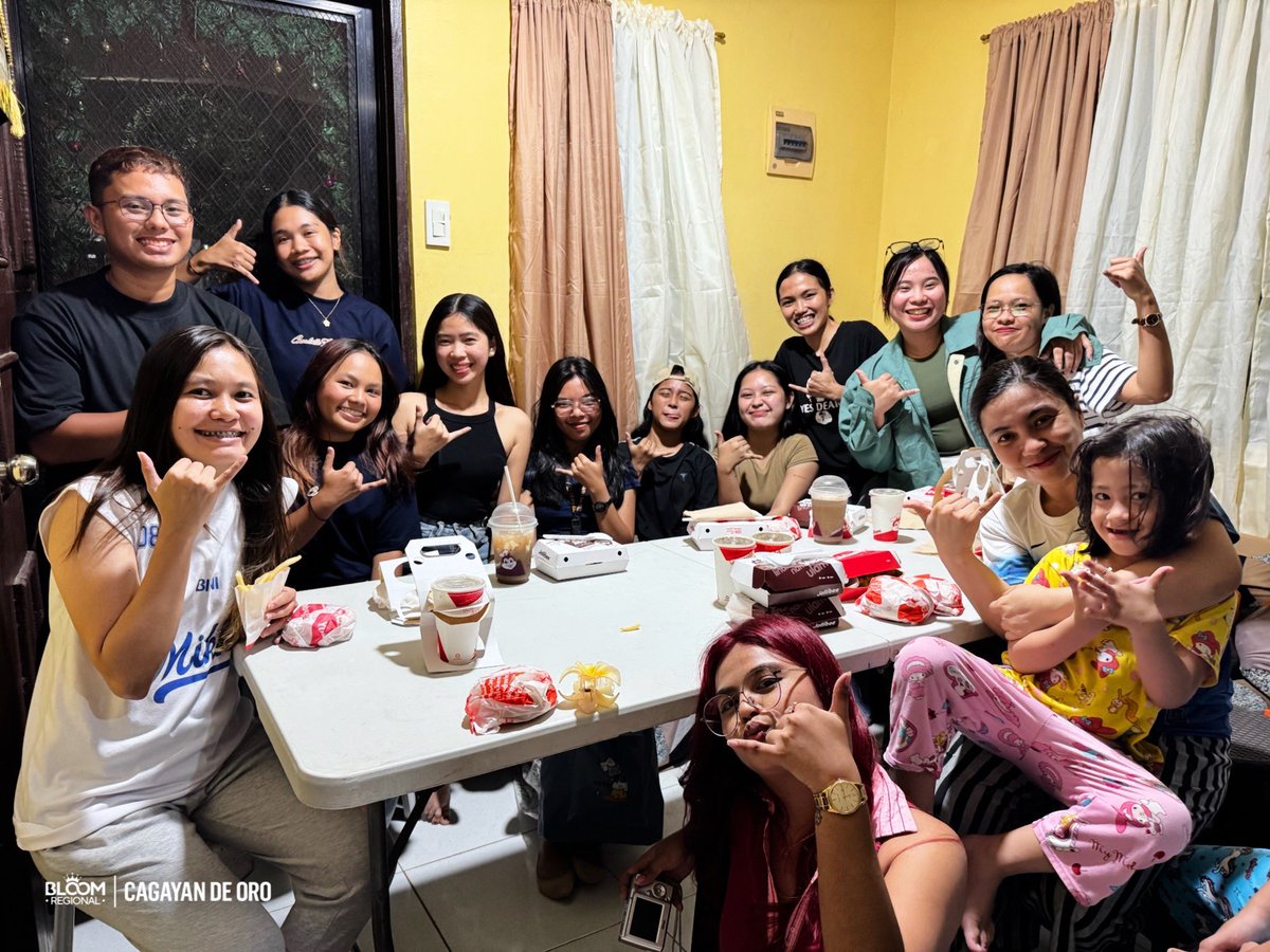 TEAMBLOOM_CDO's tweet image. CDO BLOOMS DOCUSERIES WATCH PARTY — celebrating stories and connections. 🌸

BINI DOCUMENTARY CHAPTER 1 

#BINIDocuBornToWinOniWantTFC 
#BINI #BORNTOWIN @BINI_ph