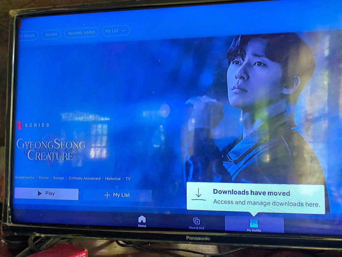 theschash's tweet photo. vouch @crolloyn for netflix prem, thank you for the fast transaction! 💗#louvebychie https://t.co/ncYeivJ7yg