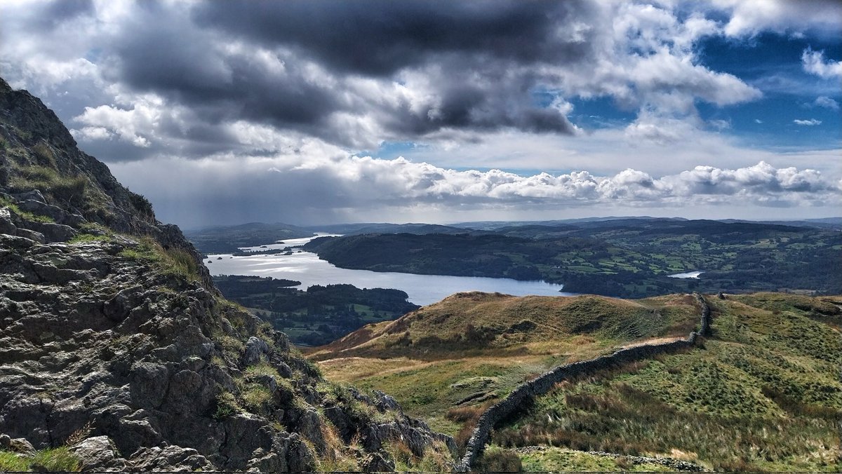 JacquiMair's tweet photo. The view from #WansfellPike towards #Winderemere #LakeDistrict https://t.co/HGbYr0yYXi