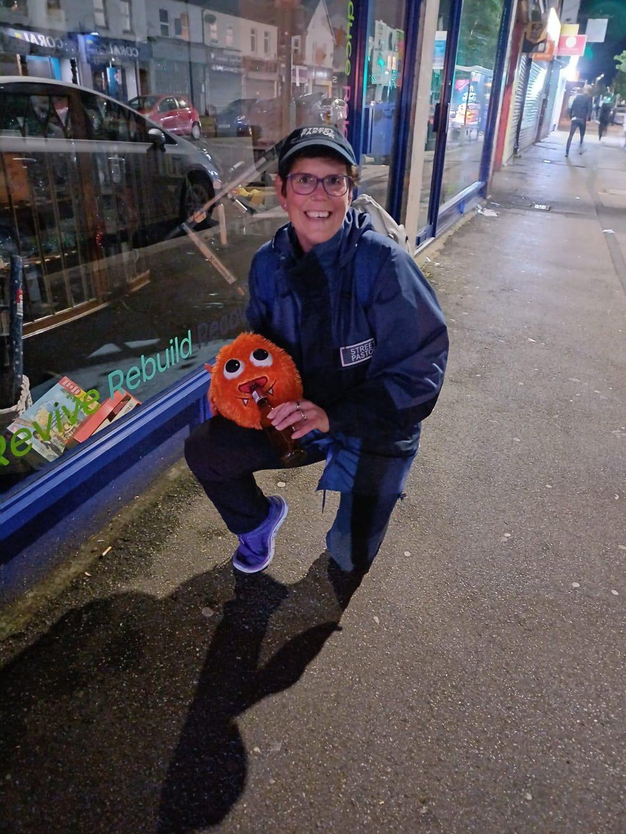 In contrast to earlier this week Friday nights team was very busy &amp; the night was dry. Great partnership working with @TVP_Reading <a href="/SCAS999/">South Central Ambulance Service</a> 
<a href="/ReadingUniSU/">Reading Students’ Union</a> <a href="/ReadingBID/">Reading Central & Abbey Quarter BID</a>